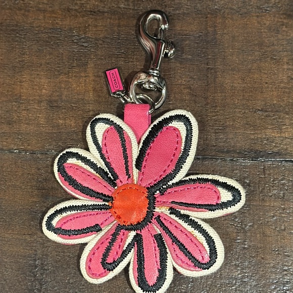 Vintage Coach Large Pink Leather Flower Charm w/mini Coach hang tag (EUC) - Picture 2 of 5